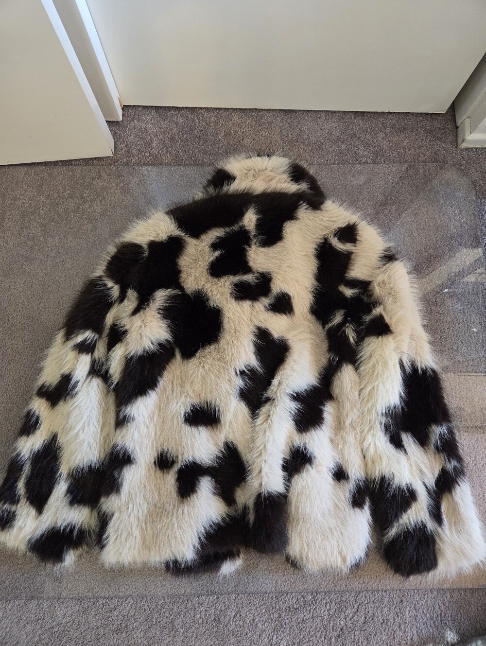 NWT b.young Bybemio Cow Print Faux Fur Coat Jacket Statement 36 Small - Picture 5 of 10